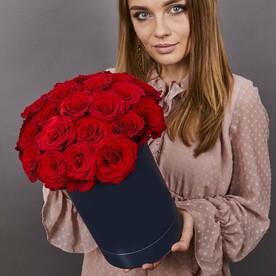 Роза аппер класс, Шляпная коробка, Оазис