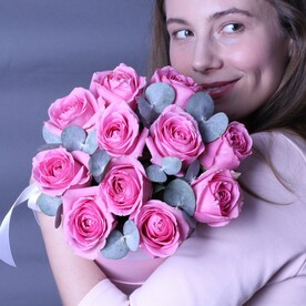 Роза розовая, Шляпная коробка, Оазис