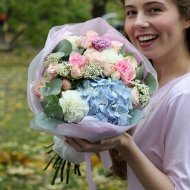 Диантус, Озотамнус, Роза кустовая, Роза пионовидная, Эвкалипт, Гортензия Гидрангия, Пленка