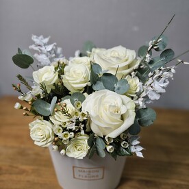 Эвкалипт, Роза кустовая, Роза, Ветки декоративные, Хамелациум, Гениста, Коробка, Оазис