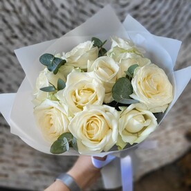 Роза белая, Эвкалипт, Пленка