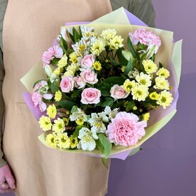 Альстромерия, Диантус, Сантини, Роза, Фисташка, Дизайнерская упаковка