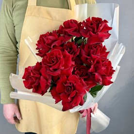 Букет из 11 французских бордовых роз