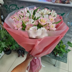 Букет из 9 альстромерий