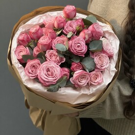 Роза леди бомбастик, Эвкалипт, Авторская упаковка