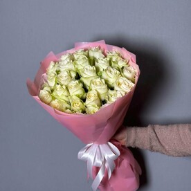 Белые розы 25