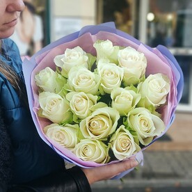 Роза белая, Оформление