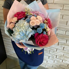 Роза пинк флойд, Роза кустовая, Танацетум, Хризантема сантини, Гортензия, Хризантема кустовая, Оформление