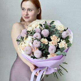 Стильный букет с хризантемой