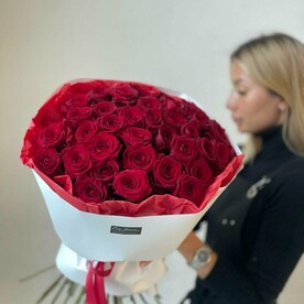 Монобукет из 35 красных роз