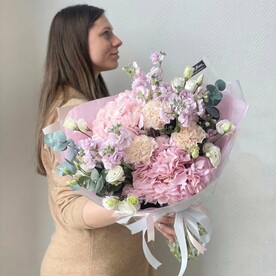 Эвкалипт, Лизиантус Эустома, Гвоздика одноголовая, Гортензия, Маттиола, Авторская упаковка