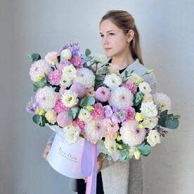 Композиция с георгинами в наличии