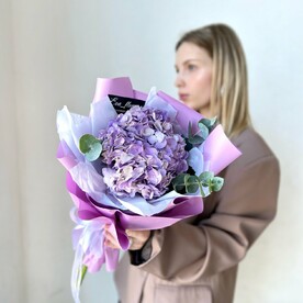 Лавандовая гортензия с эвкалиптом