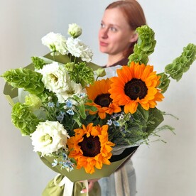 Подсолнух шт, Оксипеталум шт, Молюцелла шт, Лизиантус Эустома шт, Стильная упаковка шт, шт