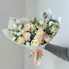 Роза, Гвоздика одноголовая, Эвкалипт, Лизиантус Эустома, Маттиола, Упаковка