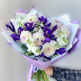 Ирисы и Георгины в авторском букете