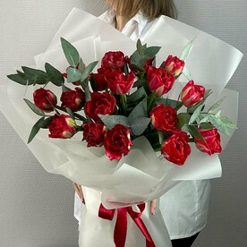 Тюльпан пионовидный, Эвкалипт, Дизайнерская упаковка