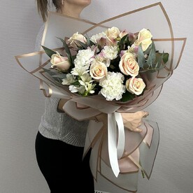 Роза, Альстромерия, Диантус, Эвкалипт, Дизайнерская упаковка