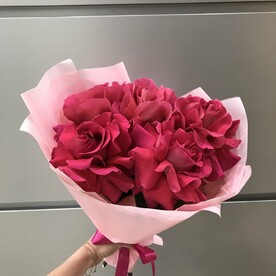 Облако малиновых роз