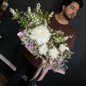 Хризантема, Хризантема кустовая, Гипсофила, Диантус, Туя, Зелень декоративная, Оазис, Пленка дизайнерская
