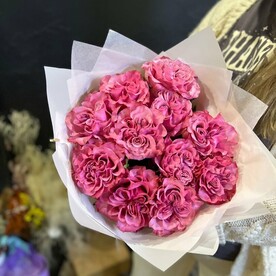 11 шикарных пионовидных роз "Сердечные дела"