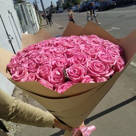 Букет из розовых роз "Прелесть"