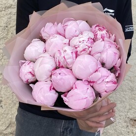 Букет из 15 Пионов
