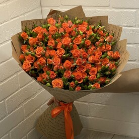 Букет из кустовых роз