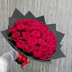 Букет из 35 красных роз