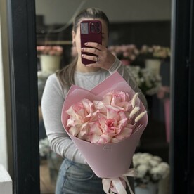 «Misty» букет французских роз и лагуруса ES11