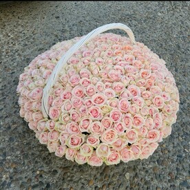Корзина из 151 розы