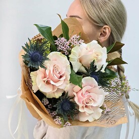 Роза пинк мондиаль, Эрингиум, Хамелациум, Магнолия, Авторская упаковка, Пленка
