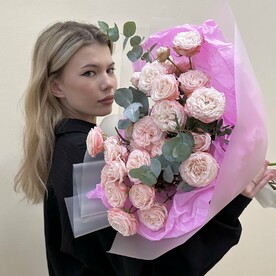Роза мадам бомбастик, Эвкалипт, Фисташка, Дизайнерская упаковка