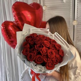 Роза красная