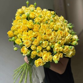Кустовая роза желтая