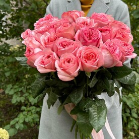 Монобукет из премиальной пионовидной розы сорта "Pink Expression"