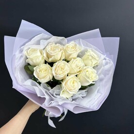 Монобукет белых пионовидных роз сорта "Плая Бланка"