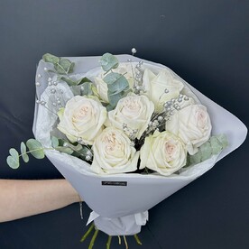Букет из 7 крупных пионовидных роз О’хара