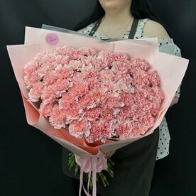 Букет из 45 розовых гвоздик