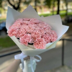 Букет из розовых гвоздик