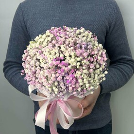 Композиция из цветной гипсофилы