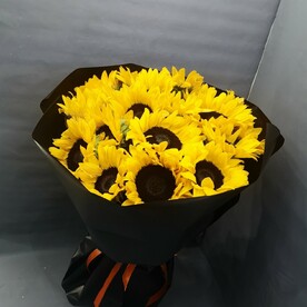 Букет из подсолнухов
