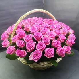 Роза в корзине