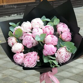 Пионы розовые, Эвкалипт, Дизайнерская упаковка