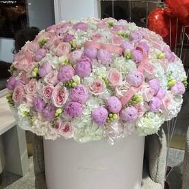 Шикарная коробка с цветами