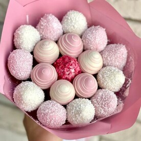 Клубника, Кокосовая стружка, Сублимированная малина, Упаковочный крафт короб с крышкой