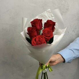Букет из красных роз