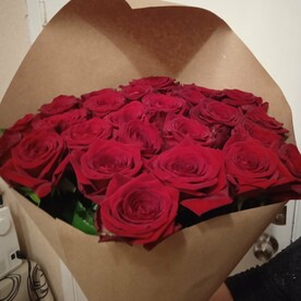 Букет из 25 роз премиум класса Ред Наоми