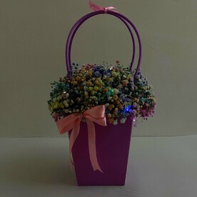 Композиция из гипсофилы с гирляндой Фуксия 2.0