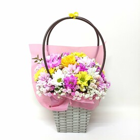 Рускус, Хризантема кустовая, Роза, Гипсофила, Оазис, Сумочка